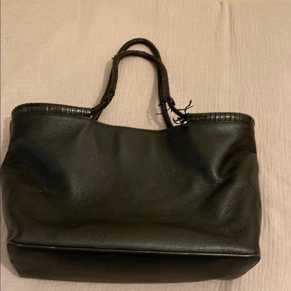 Tory Burch Black Leather Tote Bag. - Picture 3 of 8